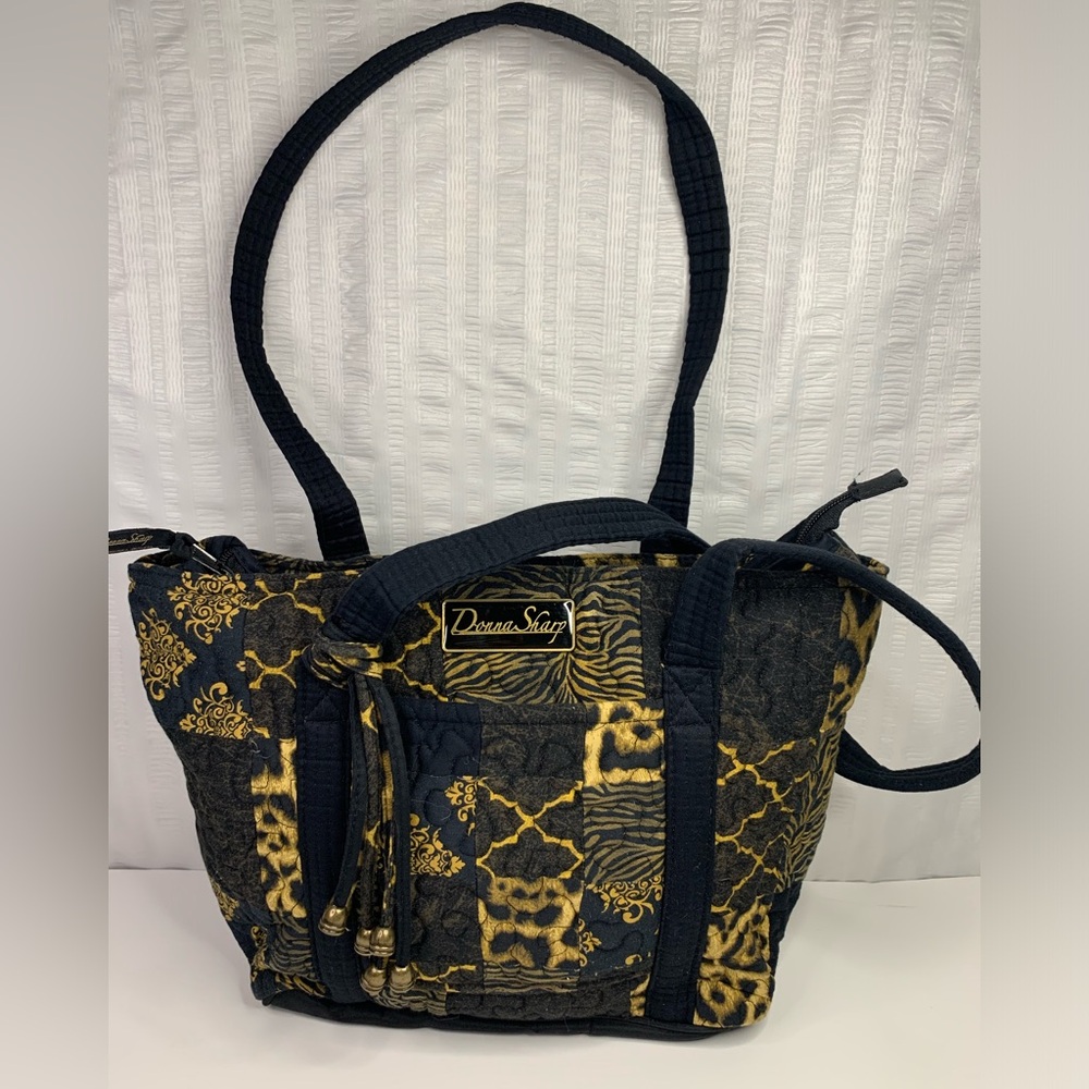 Donna Sharp shoulder bag quilted black and tan!